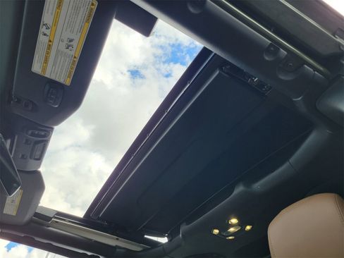 Used 2023 Jeep Wrangler Unlimited Rubicon 4xe w/ Steel Bumper Group image 18