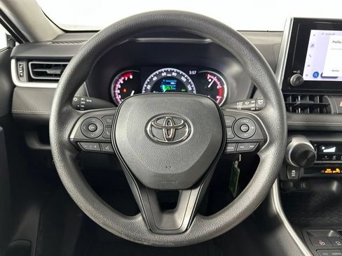 Used 2023 Toyota RAV4 LE AWD/4WD image 3