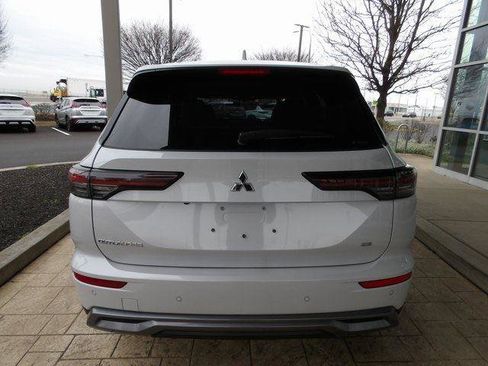 New 2026 Mitsubishi Outlander SE image 6