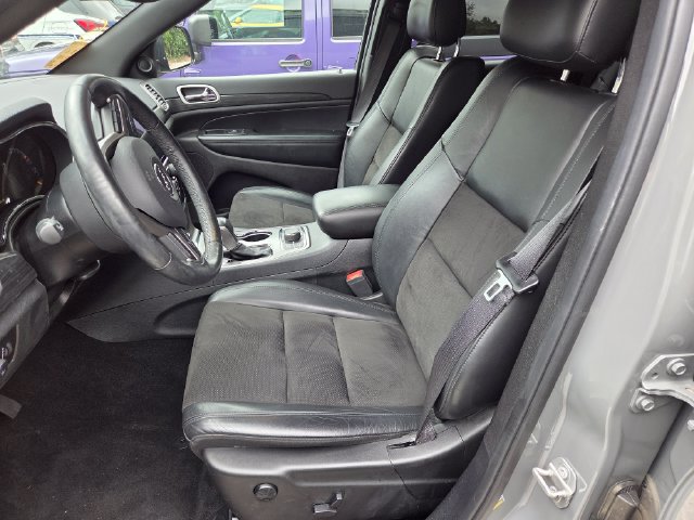 Used 2020 Jeep Grand Cherokee Altitude AWD/4WD image 11