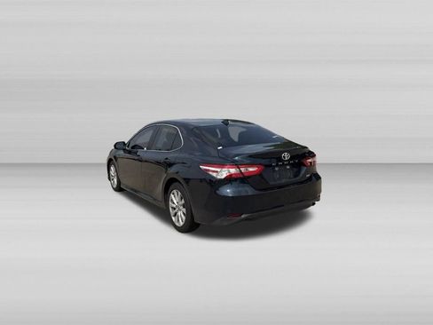 Used 2020 Toyota Camry LE FWD image 8