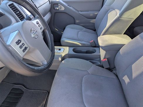 Used 2020 Nissan Frontier SV image 26