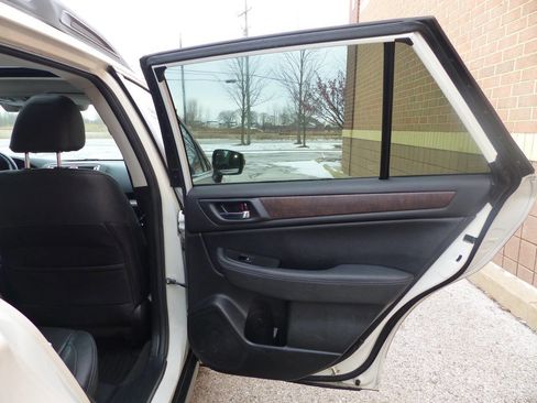 Used 2016 Subaru Outback 2.5i Limited image 40