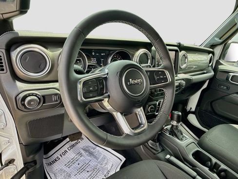 Used 2023 Jeep Wrangler Unlimited Sahara AWD/4WD image 12