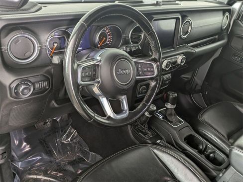 Used 2020 Jeep Wrangler Unlimited Sahara image 9