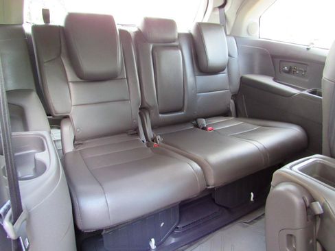 Used 2016 Honda Odyssey Touring Elite image 9