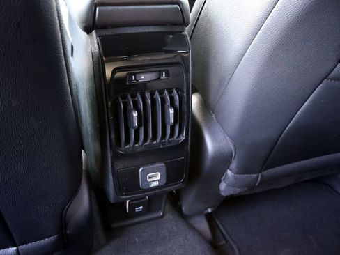 Used 2025 Jeep Compass Limited image 25