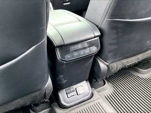 Used 2022 Toyota Highlander Limited AWD/4WD image 34