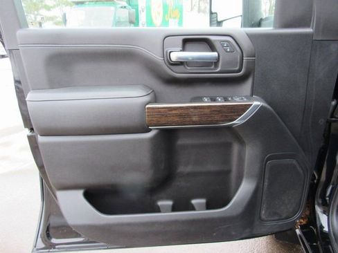 Certified 2022 GMC Sierra 2500 SLE w/ SLE Value Package; image 12