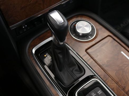 Used 2024 Nissan Armada SL image 54