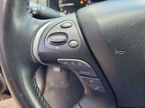 Used 2019 Nissan Pathfinder SV FWD image 18