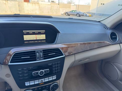 Used 2013 Mercedes-Benz C 250 Sedan image 17
