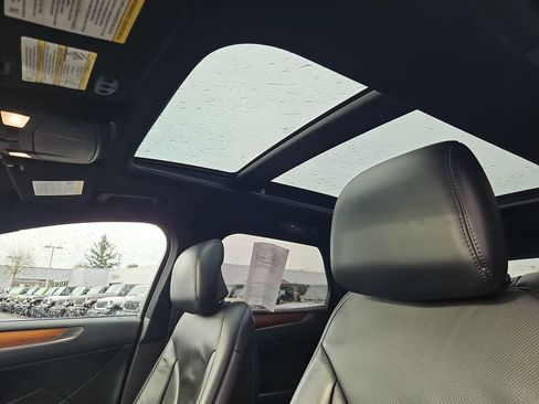 Used 2017 Lincoln MKC Reserve image 28