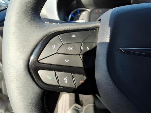 Used 2023 Chrysler Pacifica Touring-L w/ S Appearance Package image 25