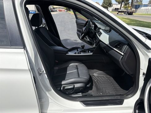 Used 2014 BMW 320i Sedan RWD image 24