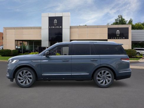 New 2024 Lincoln Navigator Reserve image 4