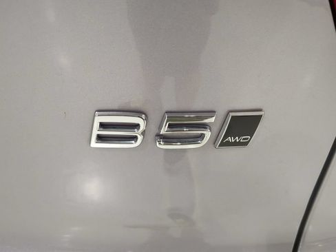 Used 2026 Volvo XC40 B5 Plus AWD/4WD image 9