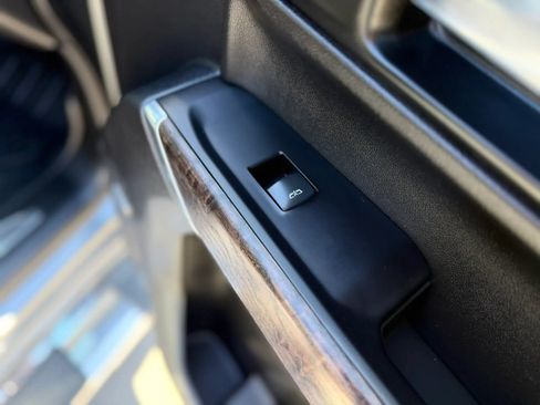Used 2019 GMC Sierra 1500 Denali w/ Technology Package AWD/4WD image 8