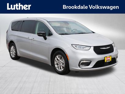 Used 2024 Chrysler Pacifica Touring-L