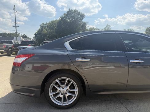 Used 2011 Nissan Maxima 3.5 SV w/ Monitor Pkg FWD image 8