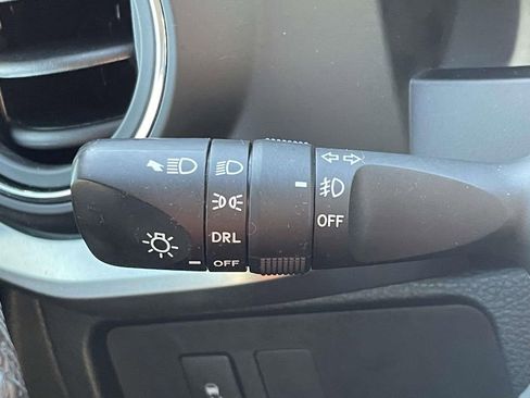 Used 2020 Toyota Tacoma SR5 image 22