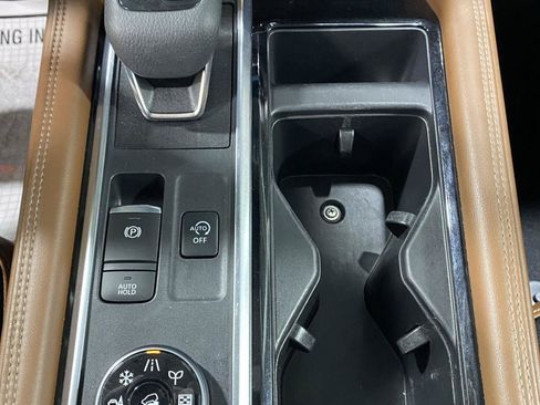 Used 2022 Nissan Pathfinder Platinum w/ Cargo Package AWD/4WD image 31