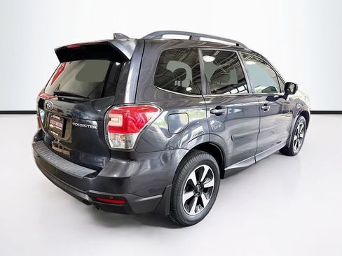 Used 2018 Subaru Forester 2.5i Limited AWD/4WD image 6