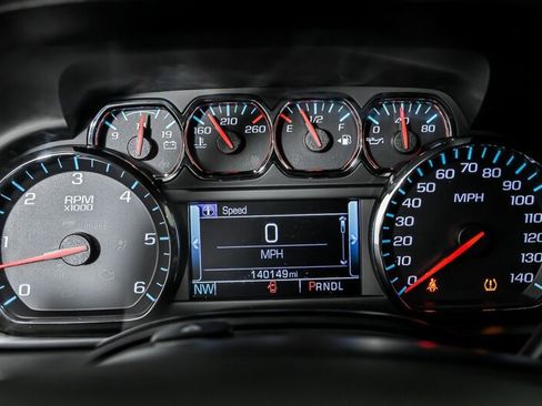 Used 2018 Chevrolet Suburban LT AWD/4WD image 23