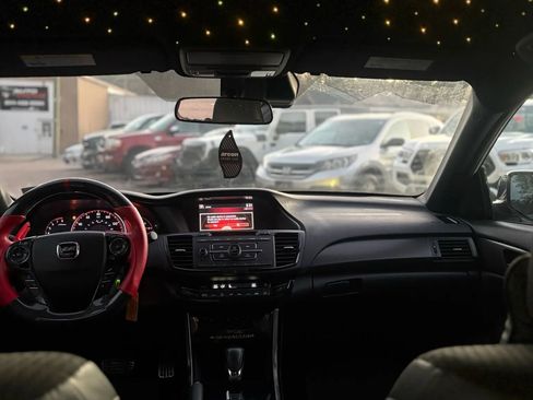 Used 2017 Honda Accord Sport image 8