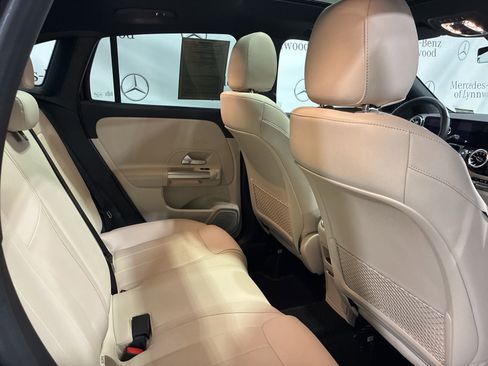 Used 2025 Mercedes-Benz GLA 250 4MATIC image 31