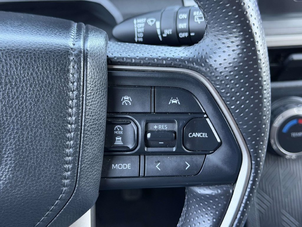 Certified 2025 Toyota 4Runner SR5 AWD/4WD image 11