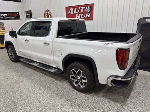 Used 2025 GMC Sierra 1500 SLT w/ SLT Premium Package image 33