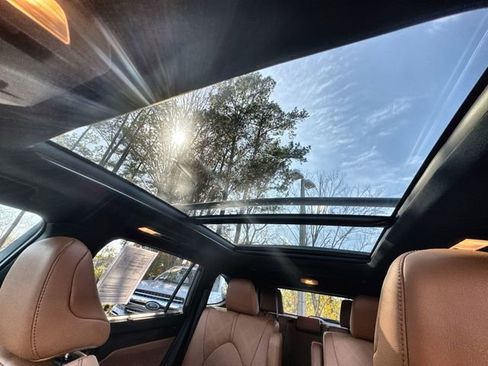 Used 2024 Toyota Highlander Platinum image 30