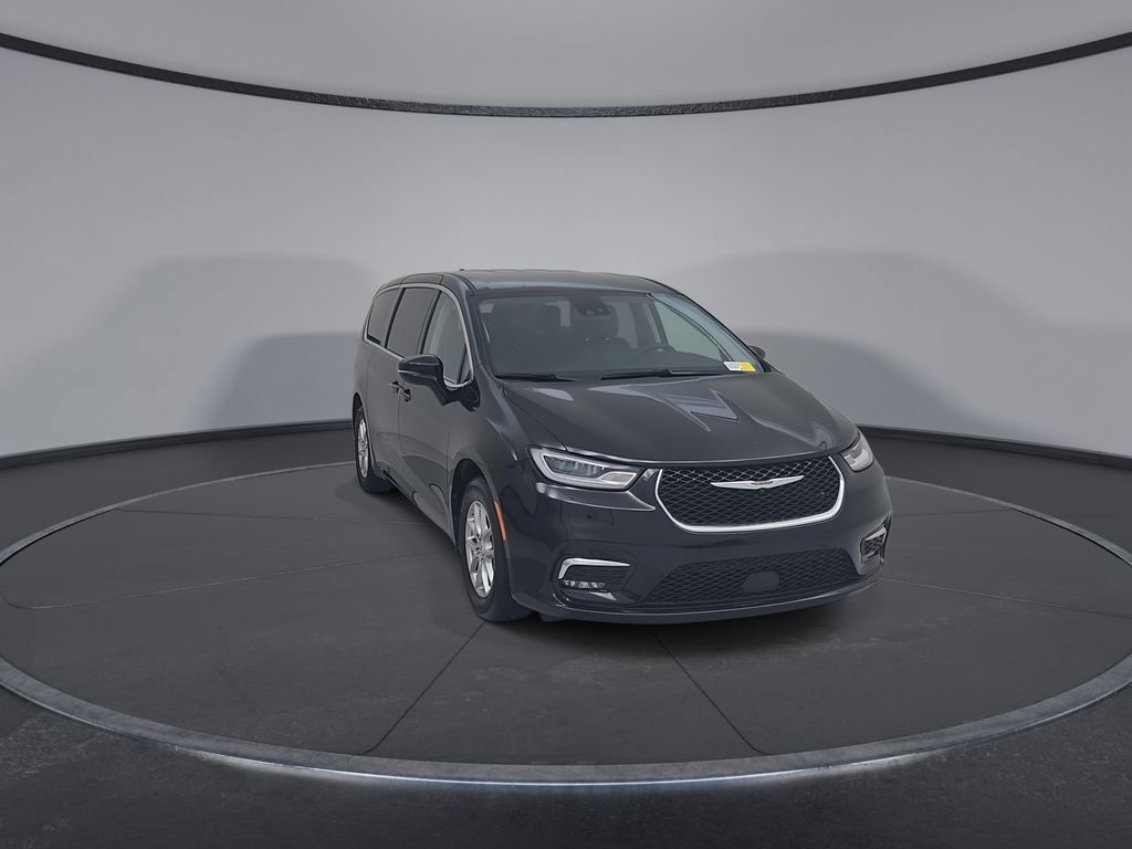 Certified 2024 Chrysler Pacifica Touring-L FWD image 5