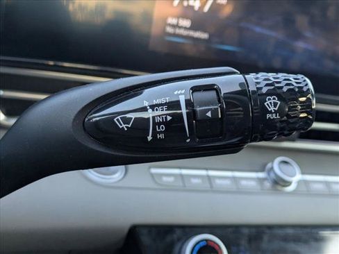 Used 2024 Hyundai Elantra SEL FWD image 8