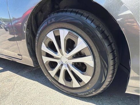Used 2022 Toyota Prius Prime LE FWD image 18