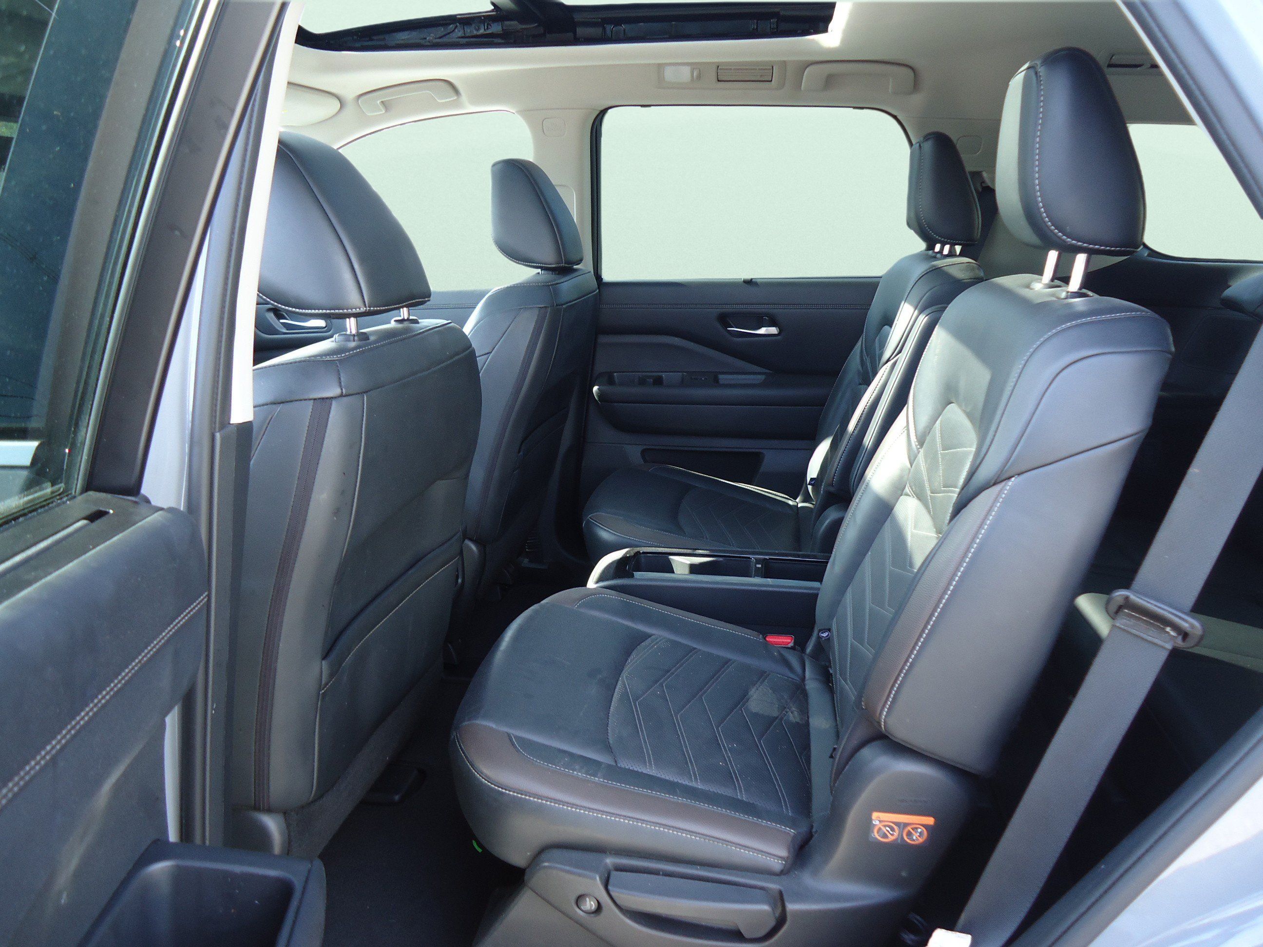Used 2023 Nissan Pathfinder Platinum AWD/4WD image 32