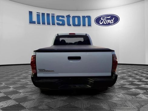 Used 2014 Toyota Tacoma 4x4 Access Cab image 6