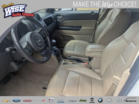 Used 2017 Jeep Patriot High Altitude AWD/4WD image 11