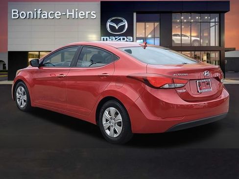 Used 2016 Hyundai Elantra SE FWD image 3