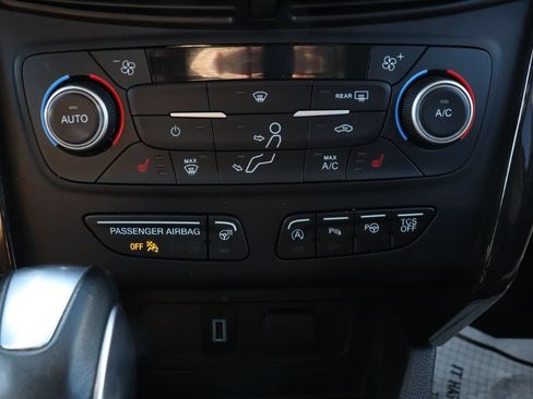 Certified 2019 Ford Escape Titanium AWD/4WD image 19