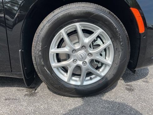 New 2026 Chrysler Pacifica Select image 8