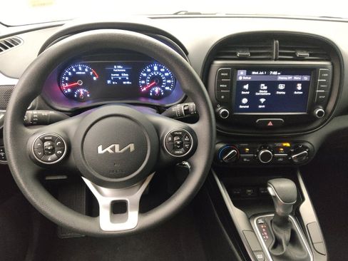 Used 2022 Kia Soul LX w/ Technology Package FWD image 22
