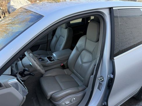 Used 2012 Porsche Cayenne image 7