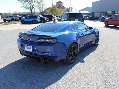 Used 2022 Chevrolet Camaro LT w/ RS Package image 7