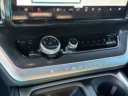 New 2025 Ford Expedition Max Platinum w/ Stealth Performance Package image 34