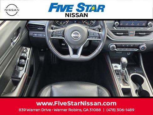 Used 2024 Nissan Altima 2.5 SR FWD image 7