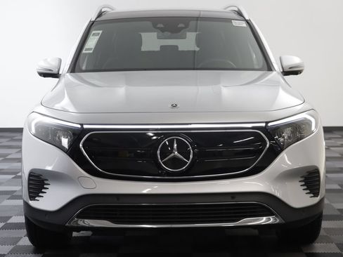Used 2023 Mercedes-Benz EQB 300 4MATIC w/ Pinnacle Package image 23