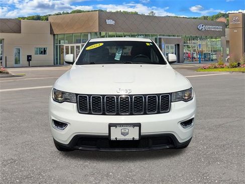 Used 2021 Jeep Grand Cherokee Laredo image 8