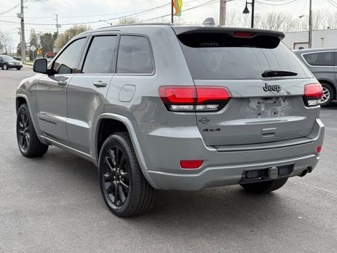 Used 2022 Jeep Grand Cherokee Laredo X image 6